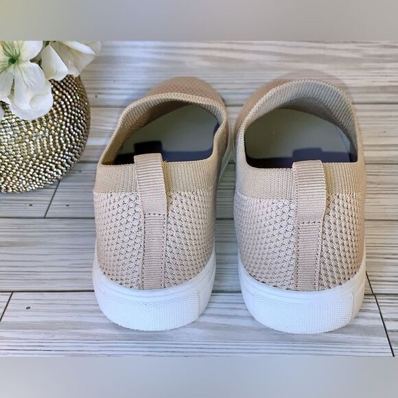 Catherine Malandrino Tan Reanie Low Knit Sneakers S:6 - Picture 9 of 10